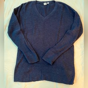 Gap navy blue sweater